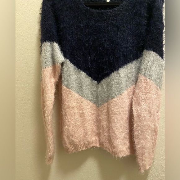 Style Me Color-block Eyelash Sweater - Picture 6 of 6